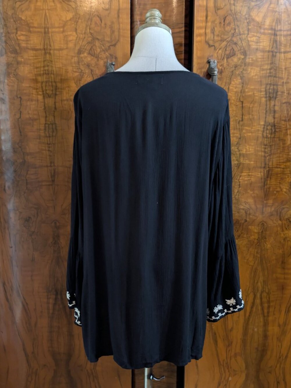 Karen Kane Black Embroidered Peasant Gauze Blouse Top 3X Boho Festival Witchy - Picture 6 of 7
